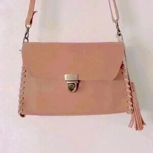 Gale and Hayes‎ the crossbody honey color